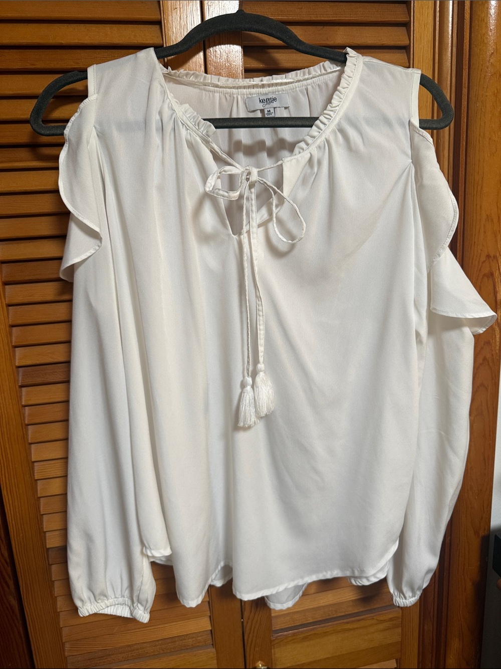 Kensie White Cold-Shoulder Tassel Tie Blouse Long Sleeve with Ruffles Medium